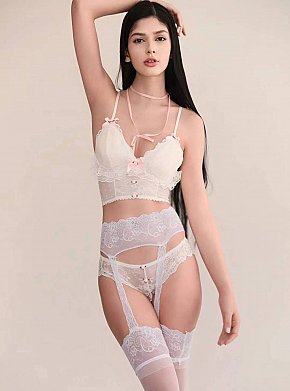 Isabela Modella/Ex-modella escort in Shanghai offers Bacio services