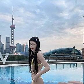 Isabela Modella/Ex-modella escort in Shanghai offers Bacio services