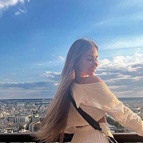 Isabell Piccolina escort in Rome offers Pompino senza preservativo services