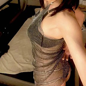 Romea Petite escort in Paris