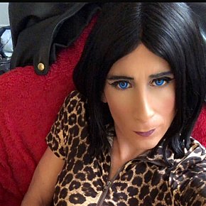 Romea Petite escort in Paris
