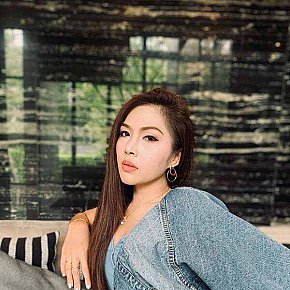 Lily Super-forte Di Seno escort in Bangkok offers Striptease/Lapdance services