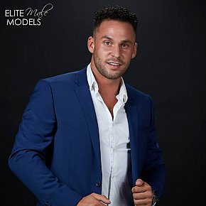 Richard escort in London offers Pipe avec capote services