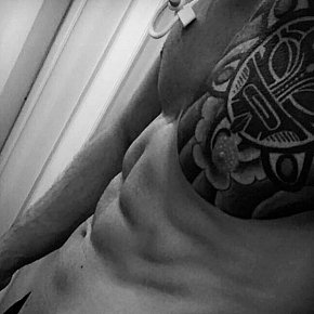 Jason escort in London offers Jeux de rôles et fantasmes services