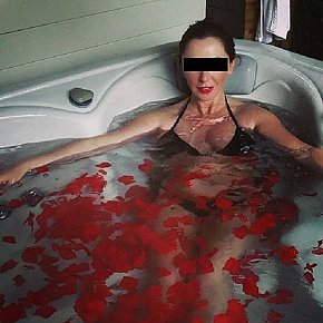 Kate Completamente Naturale escort in Bruges offers Orale (ricevere) services