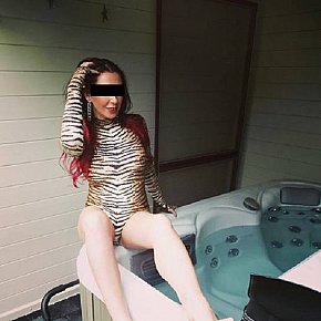 Kate Completamente Naturale escort in Bruges offers Orale (ricevere) services