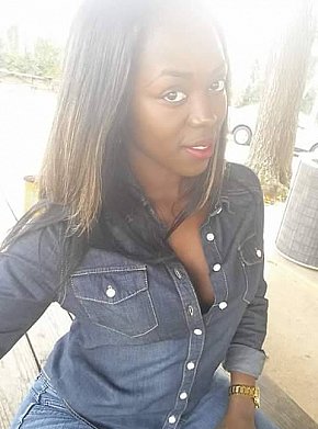Monica Completamente Natural escort in Montreal offers sexo oral com preservativo services