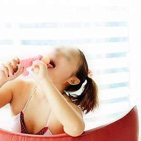 CathyShanghai Muscolare escort in Shanghai offers Padrona (soft) services