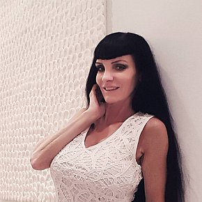 Arschmeisterin Super Busty
 escort in Berlin offers Bondage services