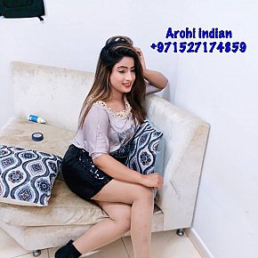 Arohi-OWC-busty-indian escort in Dubai offers Pompino senza preservativo fino al completamento services
