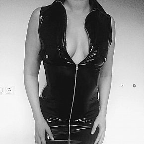 Anna-erotische-massage escort in Amsterdam offers Golden Shower (give) services