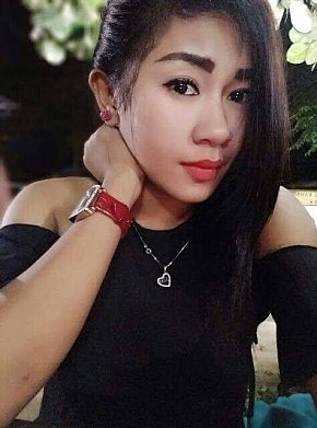 rieva escort in Kuta Bali offers 69 services